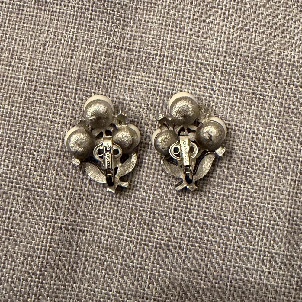 Vintage Sarah Coventry “Alaskan Summer” Clip-On Earrings Gold Tone
